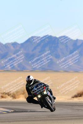 media/Jan-08-2022-SoCal Trackdays (Sat) [[1ec2777125]]/Turn 4 (1145am)/